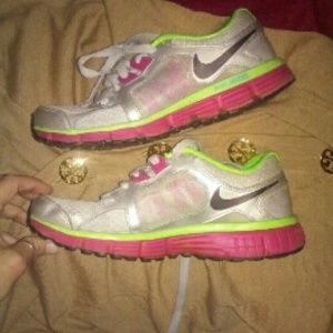 ☆☆FLASH SALE☆☆ Nike Dual Fusion ST2