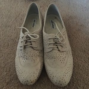 Not rated tan dressy shoes
