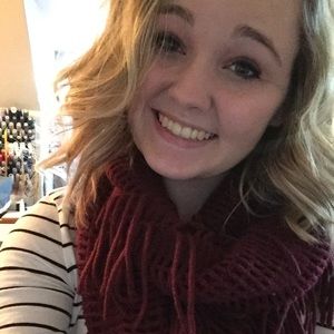 Meet your Posher, Alyssa