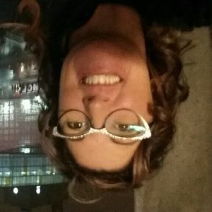 Meet your Posher, Kelli