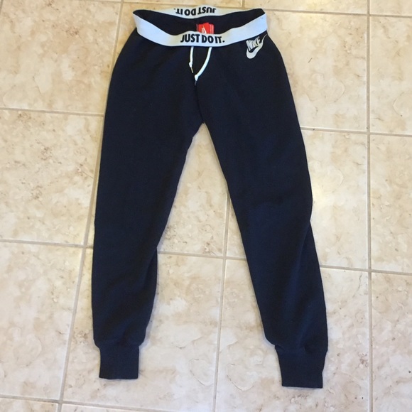 Black Nike sweat pants