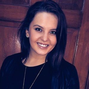 Meet your Posher, Sonila