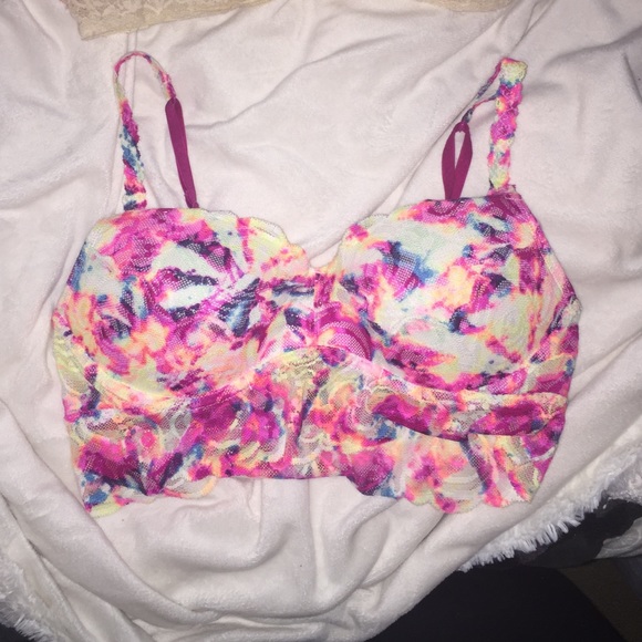 BANDEAU BUNDLE. $25. (Or in pairs for $10) - Picture 3 of 4