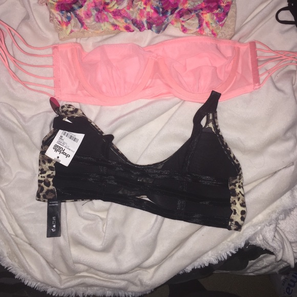 BANDEAU BUNDLE. $25. (Or in pairs for $10) - Picture 4 of 4