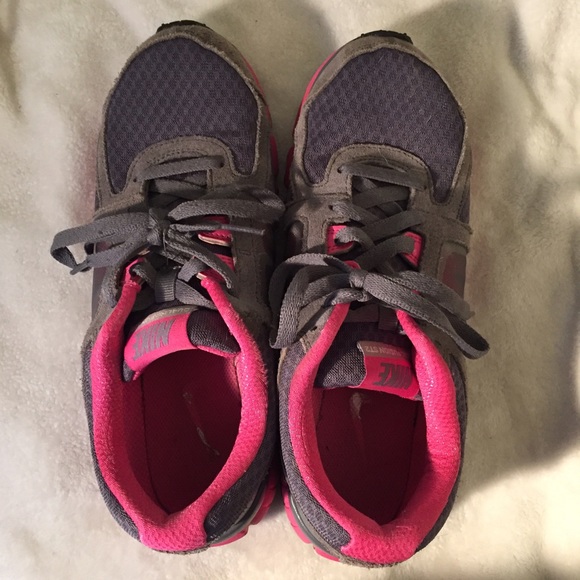 Nike Dual Fusion ST2 Running Sneaker Pink and Gray - Picture 2 of 4