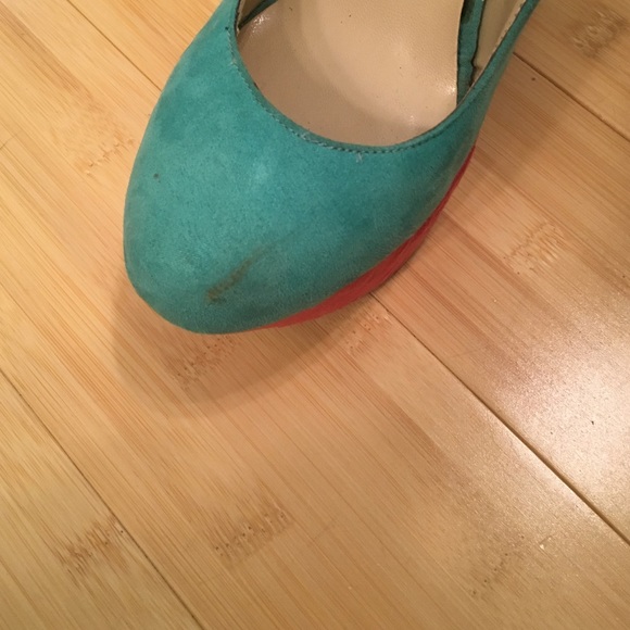 Color Block Wedges - Picture 3 of 4