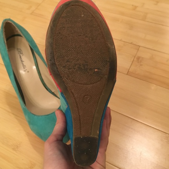 Color Block Wedges - Picture 4 of 4