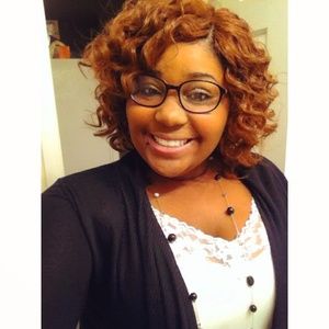 Meet your Posher, Yasmine