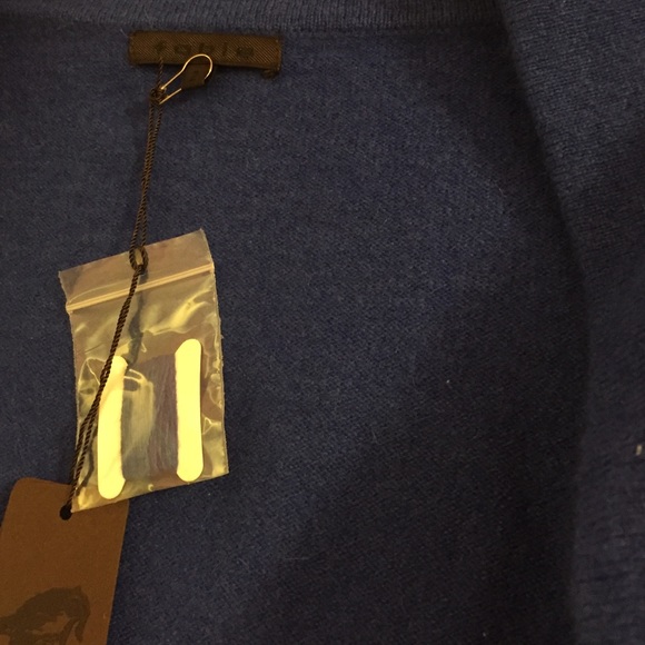 Fable Sweater - Picture 2 of 2