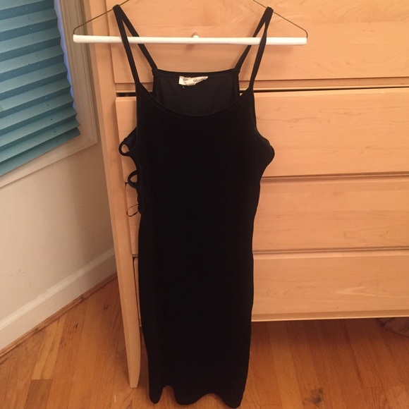 Black calve length velvet dress