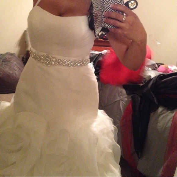 ‼️HOT DEAL‼️Vera Wang wedding gown - Picture 2 of 4