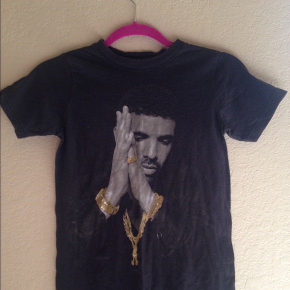 Drake shirt. Size small.
