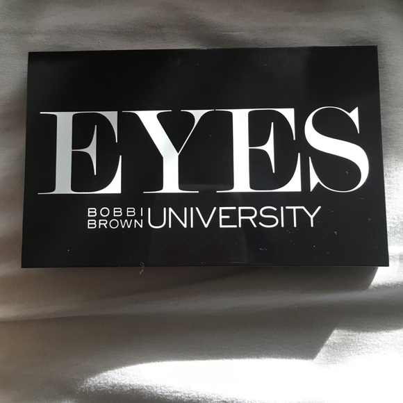 Eyeshadow palette - Picture 1 of 3