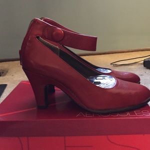 Brand new red leather Aerosoles "Drapery" heels