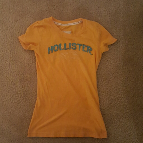 Yellow Hollister tee