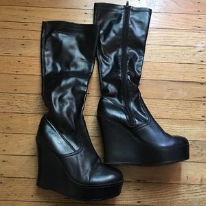 Aldo black wedged boot