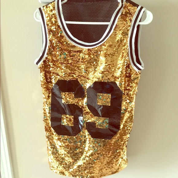 Sparkly sequence jersey.