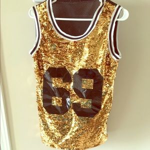 Sparkly sequence jersey.