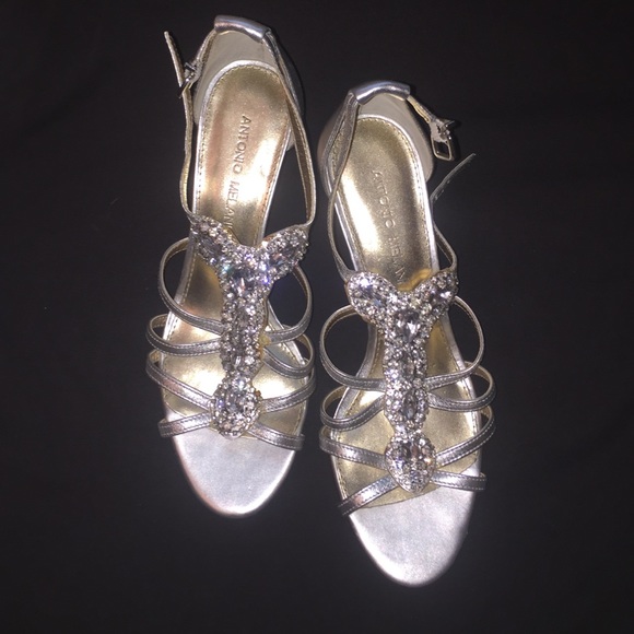 Antonio Melani 1.5/2 in. heels - rust?