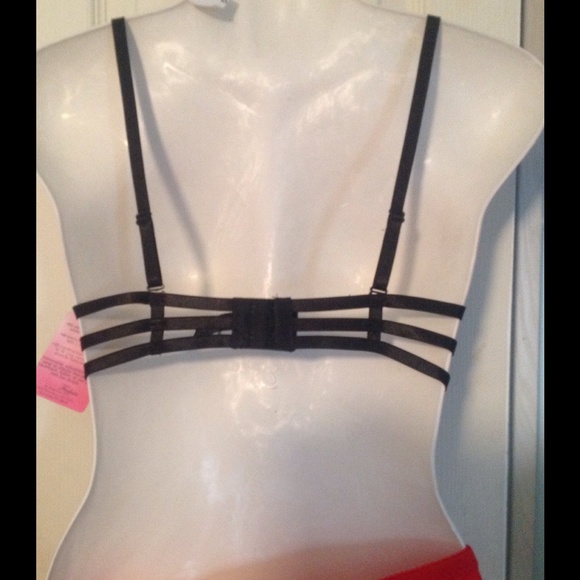 BLACK BRA /tag says adds 2 sizes - Picture 2 of 2
