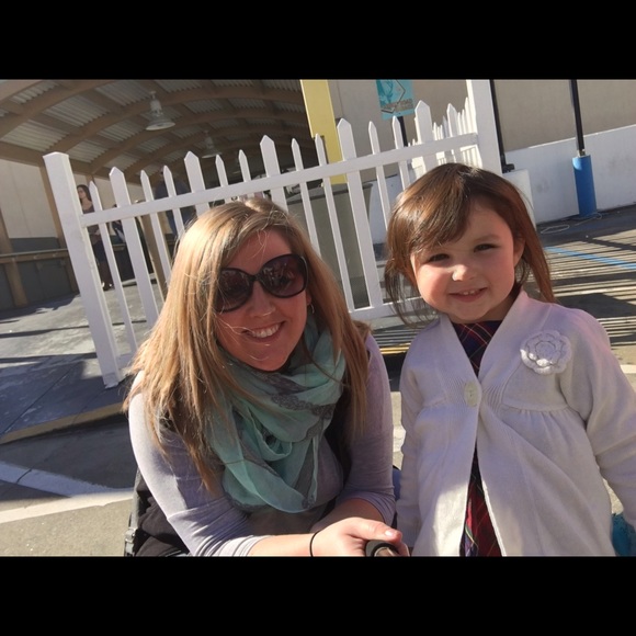 Meet your Posher, Hillary