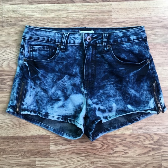 acid washed shorts 💘