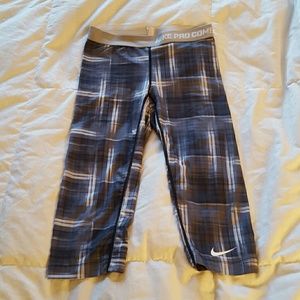 Nike pro combat capris