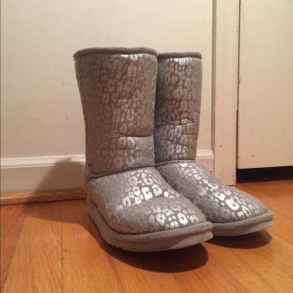 Aeropostale silver fur boots