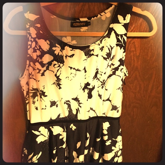 Reborn dress size large black white floral