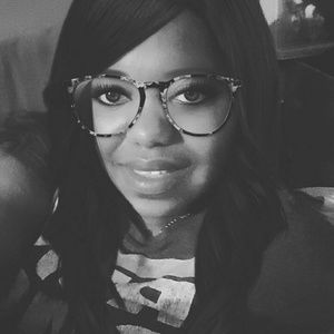 Meet your Posher, Dayna