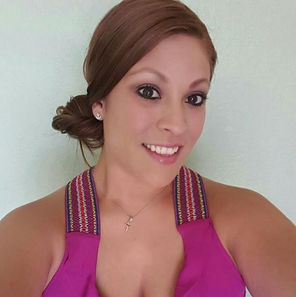 Meet your Posher, Sara - Picture 2 of 3