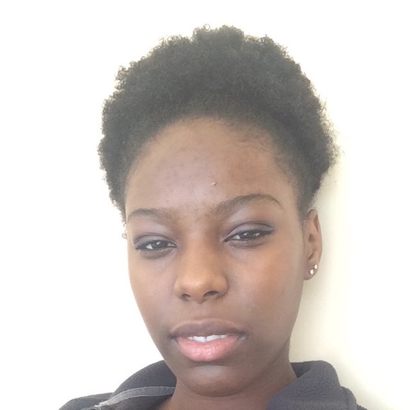 Meet your Posher, Alicia