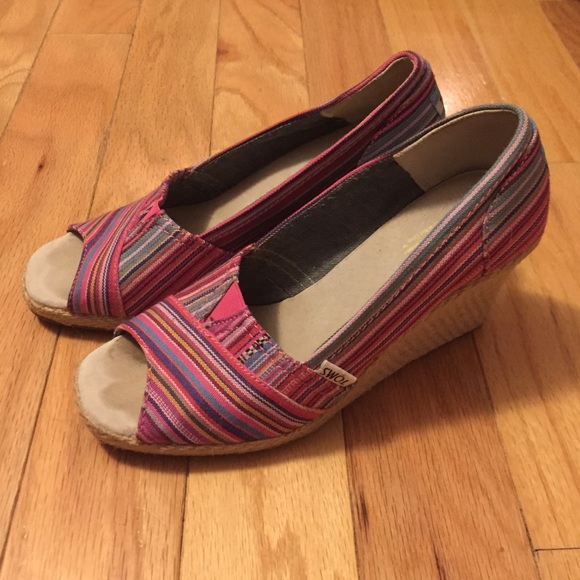 Toms striped wedges