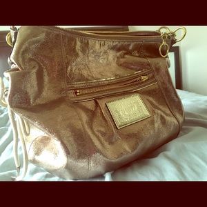Coach shoulder bag in metallic gold