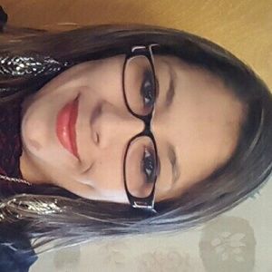 Meet your Posher, Nora