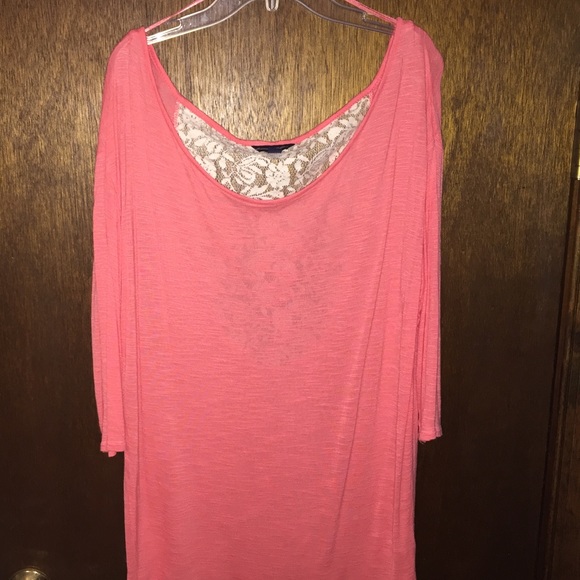 American Eagle Scoop Neck & Back Shirt