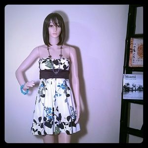 Floral strapless dress