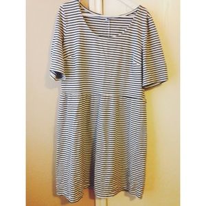 Stripped mid sleeve dress