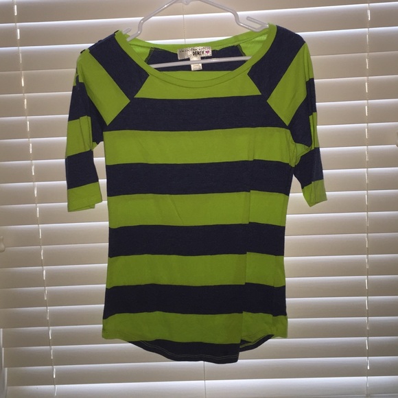 green&navy blue, mid cut shirt!
