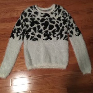 Extremely Soft B/W spotted Forever 21 Sweater