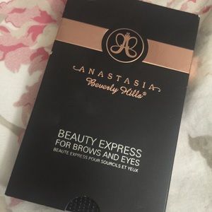 Anastasia Beverly Hills brow express