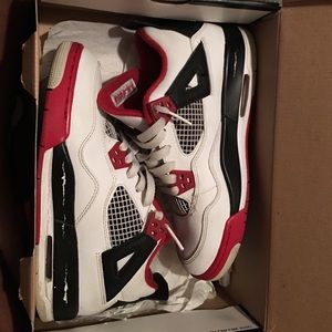 Jordan 4s