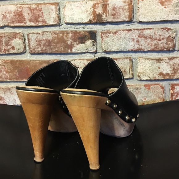 SOLD! Steve Madden Leather Black Platform Clogs - Picture 2 of 3