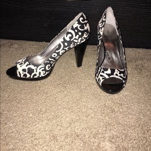 Anne Klein black and white pattern heels