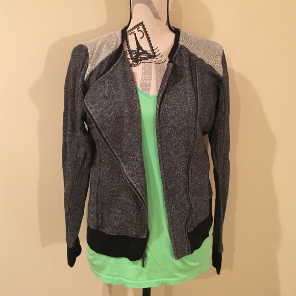 DKNY Jackets & Blazers - 💙SALE💙 DKNY Gray and Black Jacket