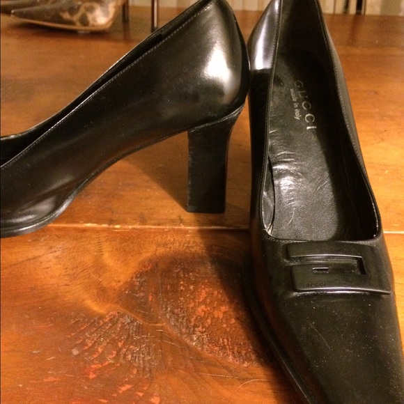 Gucci logo "G" black heels sz 8 authentic beauty!