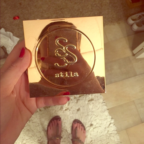 Stila 'Eyes are the window' eye shadow palette