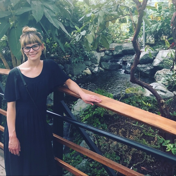 Meet your Posher, Katelin - Picture 2 of 3