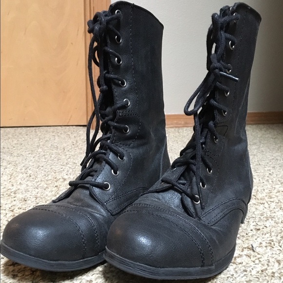 Combat boots