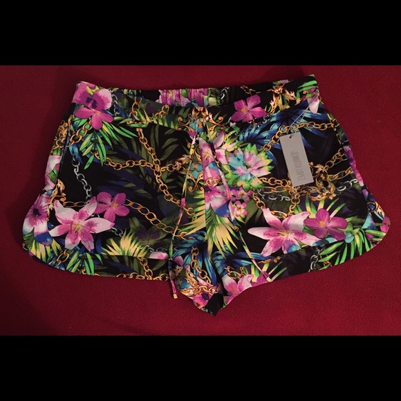 NWT - JLO Floral Stretch Shorts